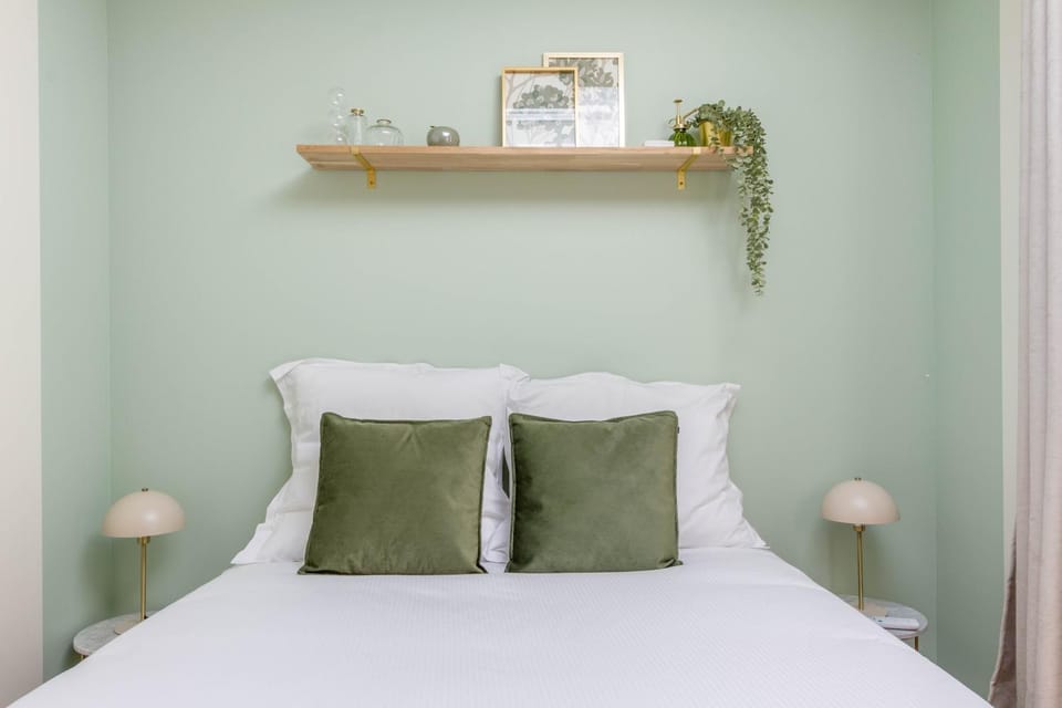 Bed, Bedroom