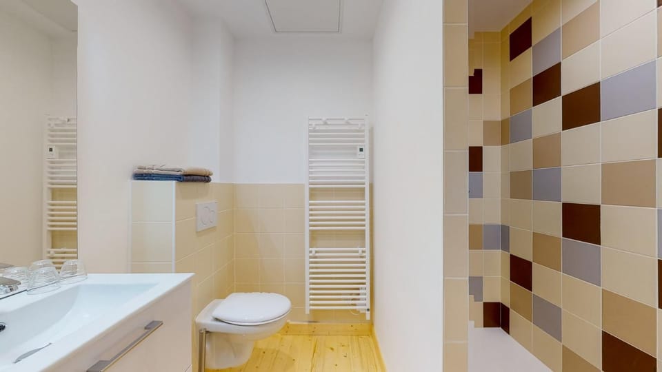 Bathroom, Living room