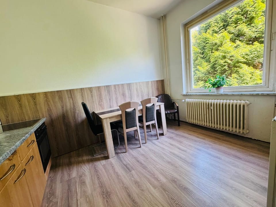 Kitchen or kitchenette, Seating area, Dining area