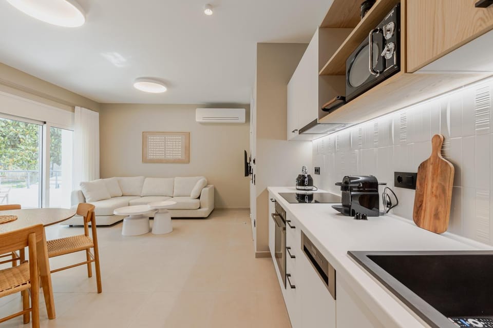 TV and multimedia, Balcony/Terrace, Kitchen or kitchenette, Living room, Dining area