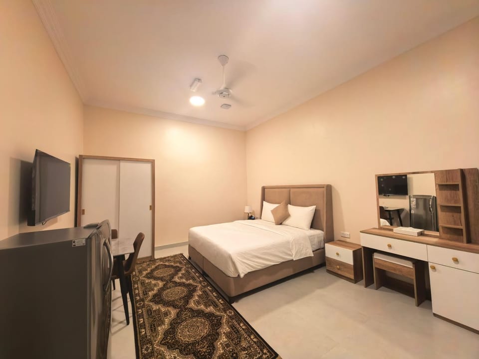 Communal lounge/ TV room, TV and multimedia, Photo of the whole room, Evening entertainment, Bedroom, fireplace