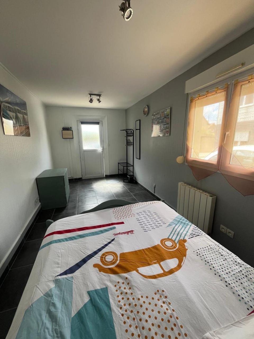 Chambre indépendante proche du circuit des 24h Bed and Breakfast in Le Mans