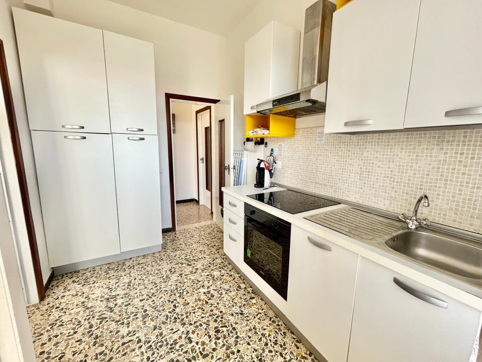 Kitchen or kitchenette, kitchen
