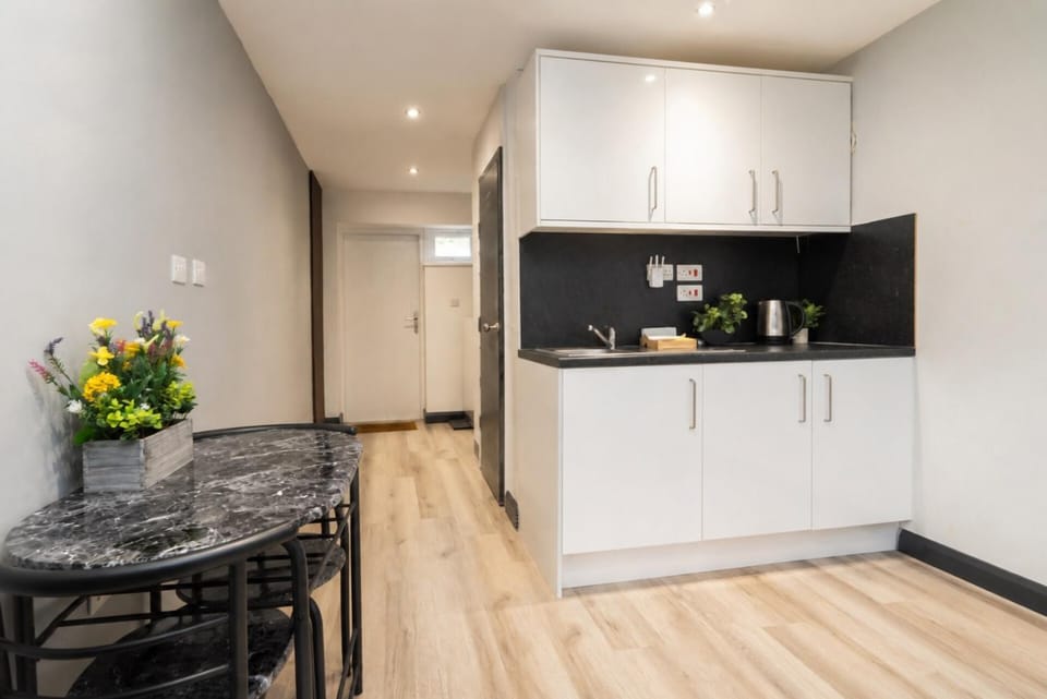 Modern Studio | City Centre | Sleeps 2 House in Scotland