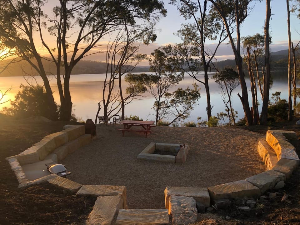 Natural landscape, BBQ facilities, Sea view, Entertainment, Location, Sunrise