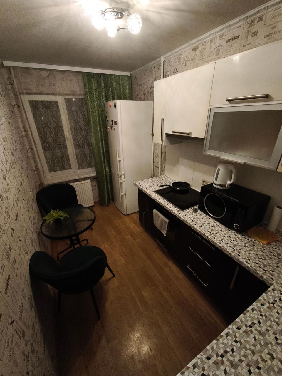 Kitchen or kitchenette, Dining area, oven, stove