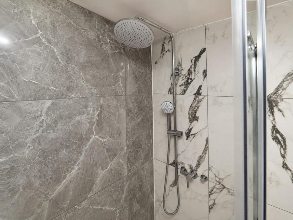 Family & Group House | 3 Baths | Sleeps 12 House in Banbury