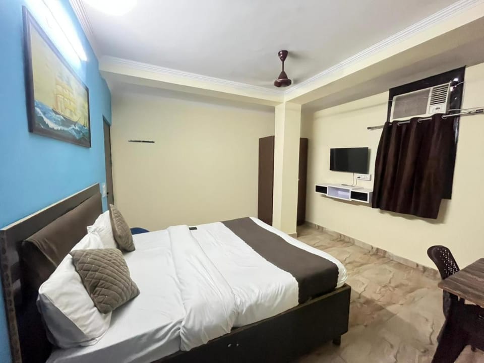 SR Residency Hotel in New Delhi