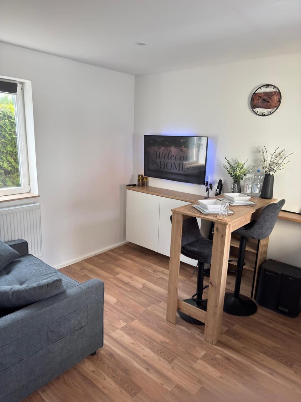 Dining area, Food