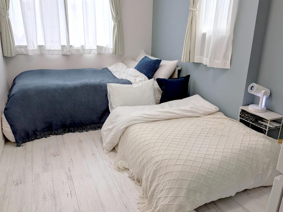 Bed, Photo of the whole room, Bedroom