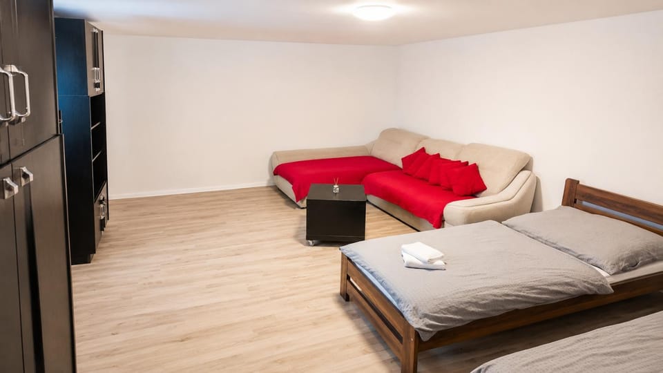 Bed, Photo of the whole room, Seating area, Bedroom
