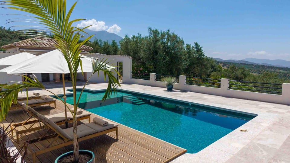 Natural landscape, View (from property/room), Mountain view, Swimming pool, sunbed