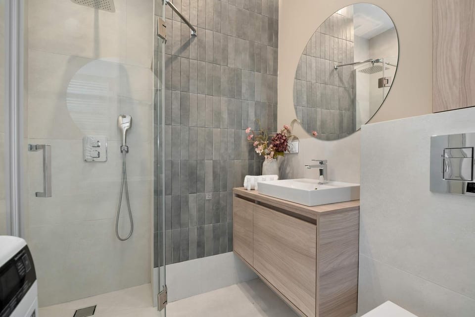 Shower, Bathroom, towels
