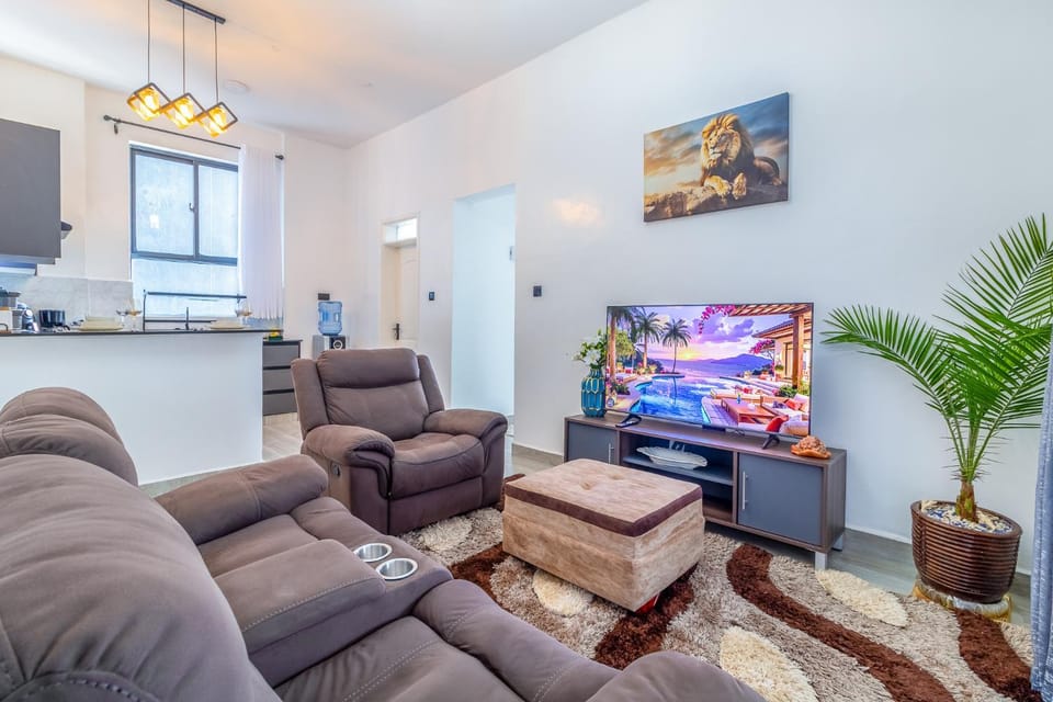 Kitisuru Falls Luxury Apartment - Mercerach Homes Bed and Breakfast in Nairobi