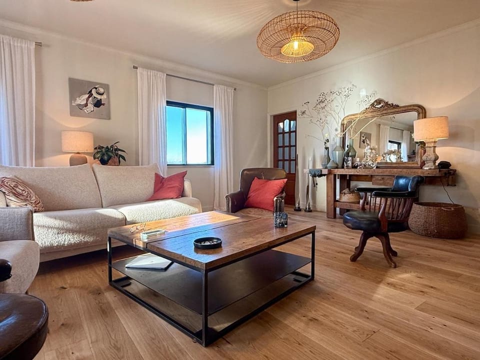 Casa do Castelo by CORAL House in Faro District