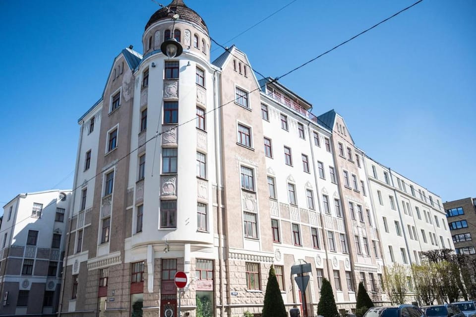 Art Nouveau Gem in Riga embassy district Apartment in Riga