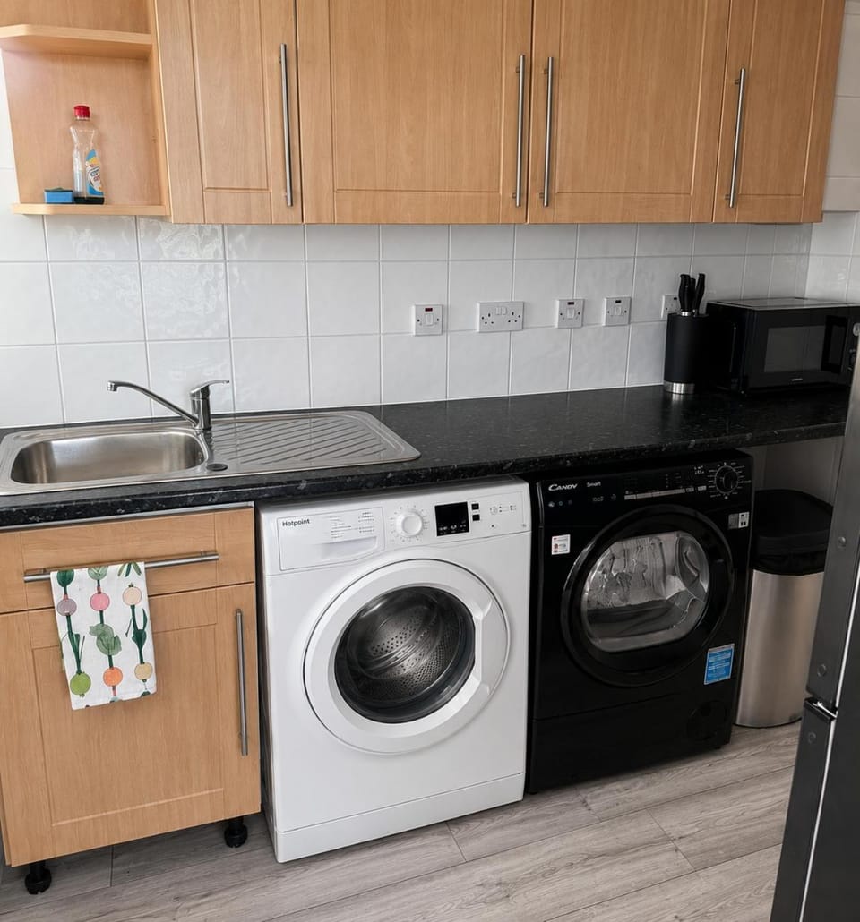 2BR Mariners Stay - Newhaven Apartment in Lewes District