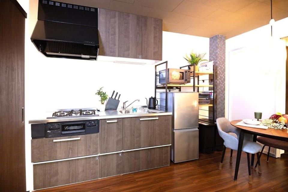 Kitchen or kitchenette, Dining area, stove