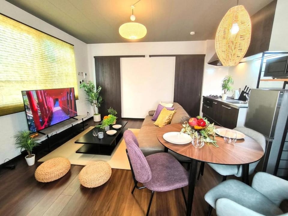 TV and multimedia, Kitchen or kitchenette, Living room, Dining area, oven