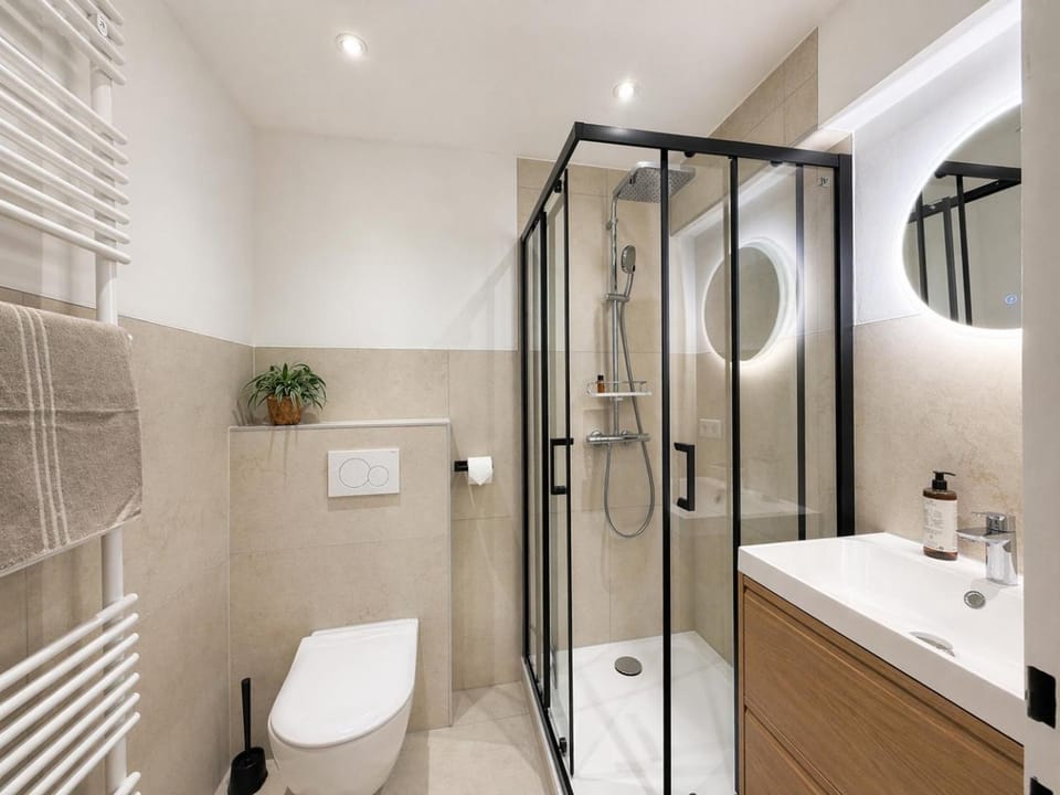 Shower, Toilet, Bathroom