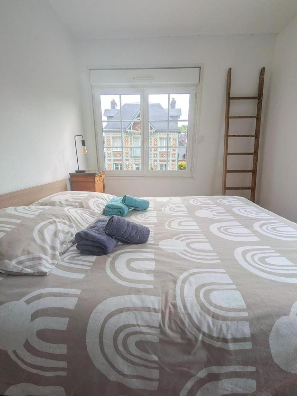 Maison la Tribu des Roses Bed and Breakfast in Normandy