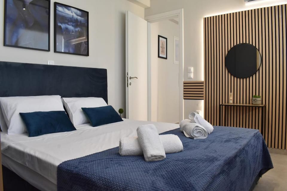 Bright 6th Floor Apartment Steps from Metro Apartment in Athens