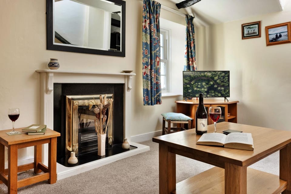 Communal lounge/ TV room, Living room