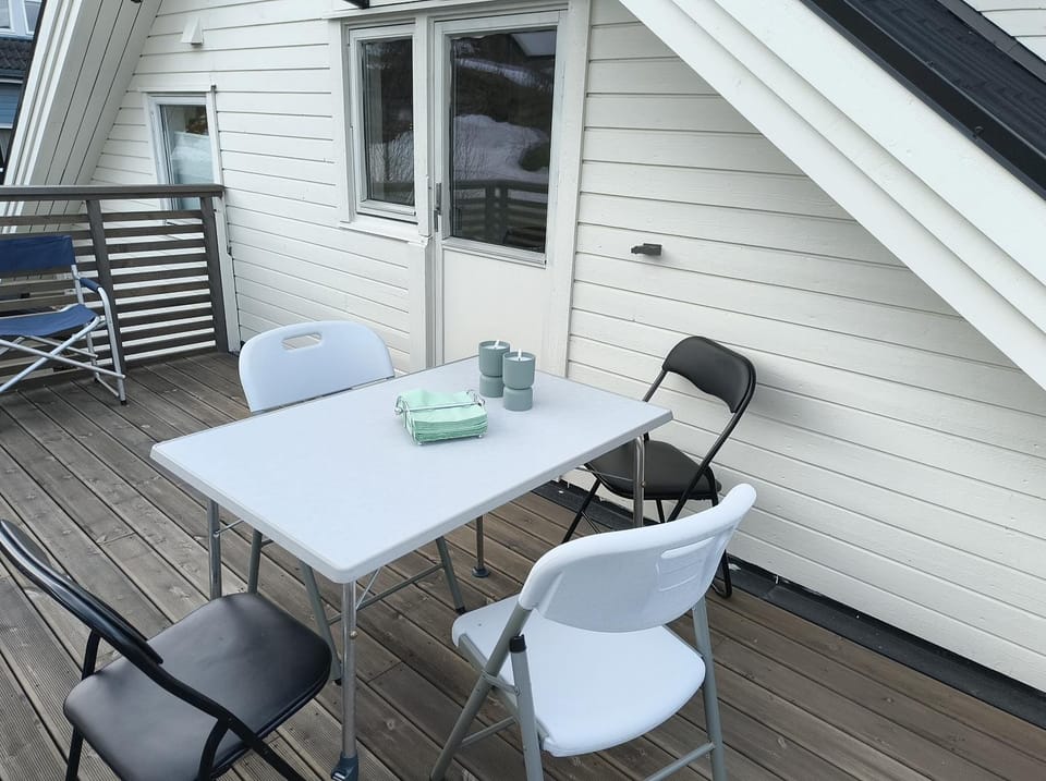 View (from property/room), Balcony/Terrace, Balcony/Terrace, Seating area, Dining area, Sunrise, Sunset
