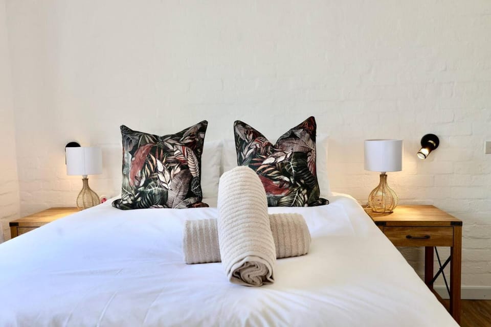 The Istana, Santorini estate Apartment in Dolphin Coast