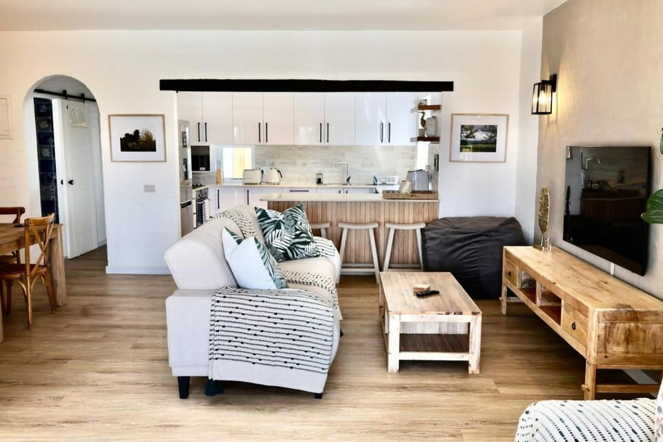 The Istana, Santorini estate Apartment in Dolphin Coast