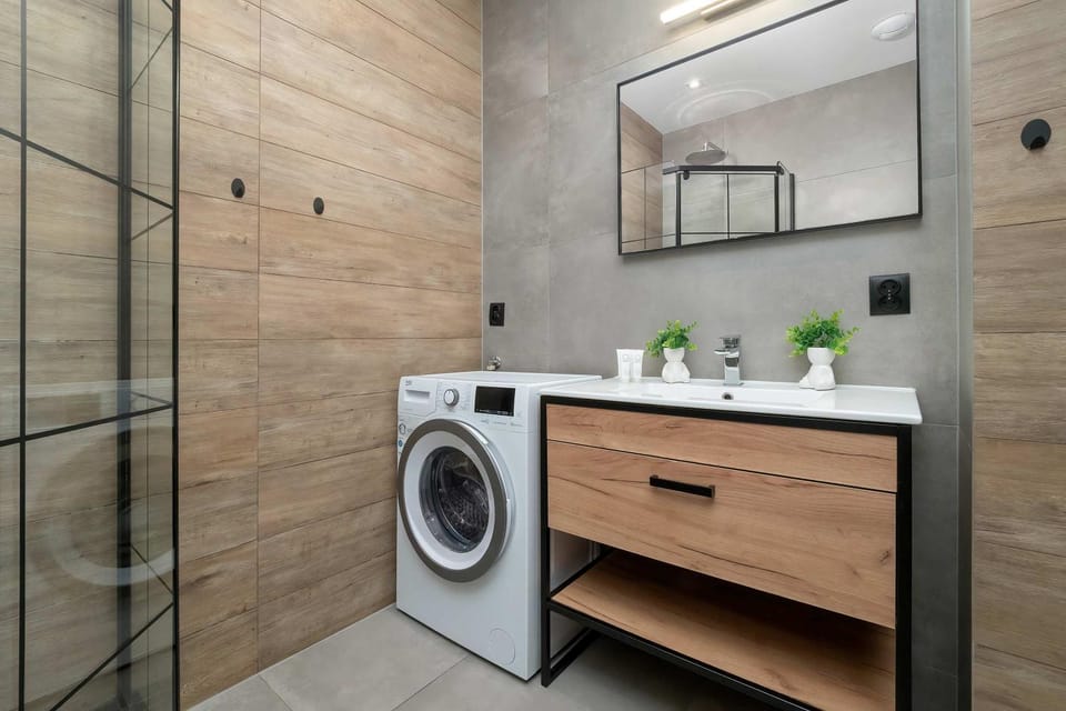 Shower, Bathroom, washing machine