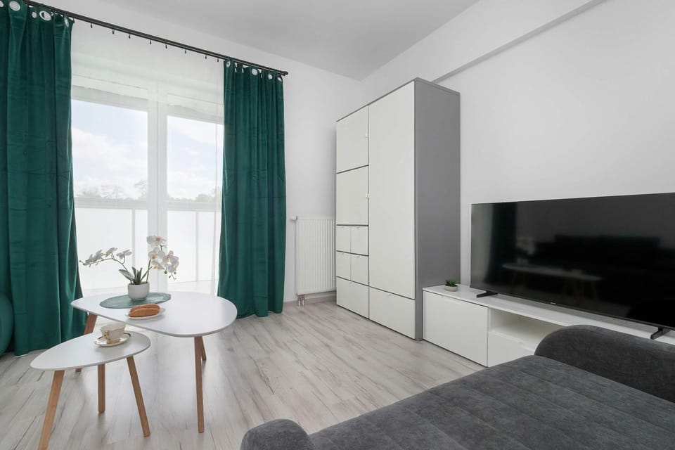 TV and multimedia, Seating area, Bedroom
