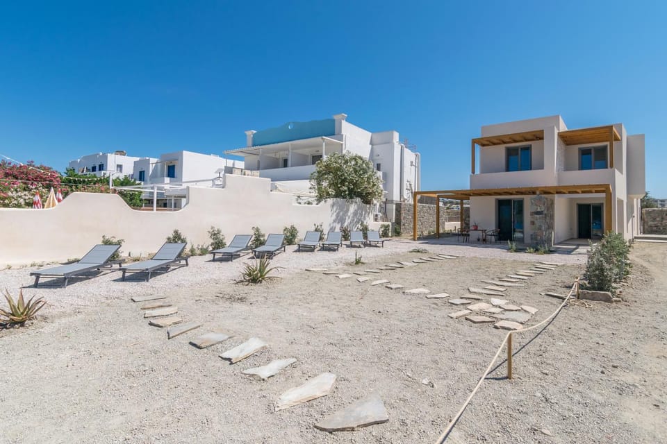 Alia Vourla Suites Apartment in Milos