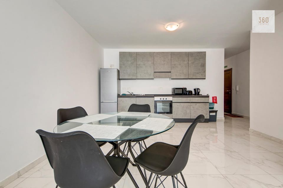 Kitchen or kitchenette, Living room, Seating area, Dining area, minibar, oven, stove, toaster