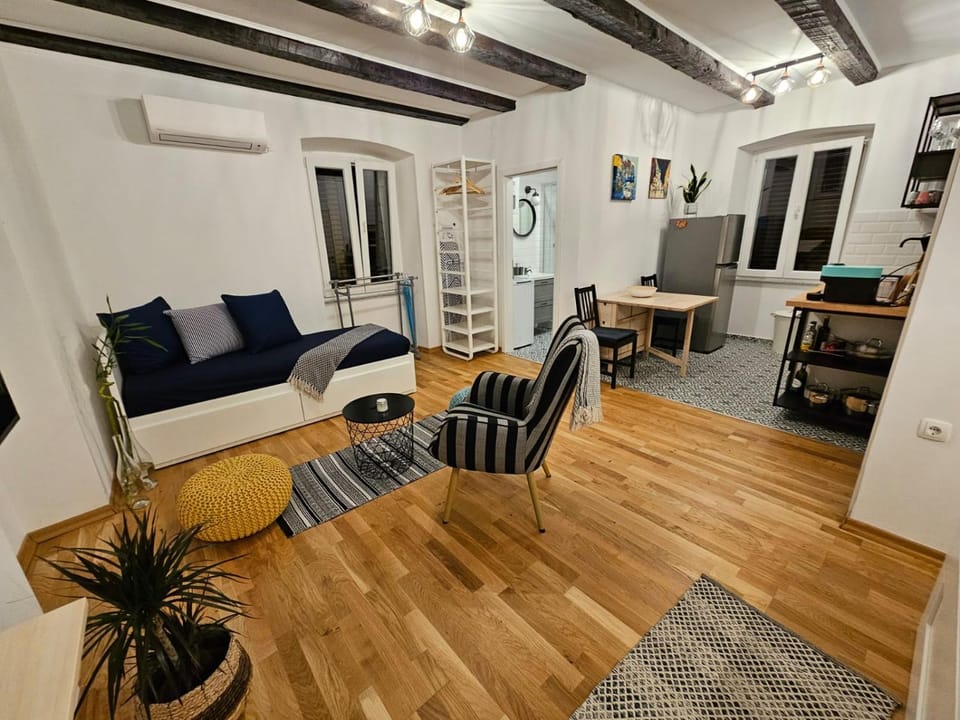 Studio Apartment Prvic with Sea View Apartment in Primorje-Gorski Kotar County