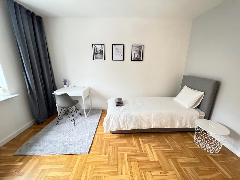 Bed, Photo of the whole room