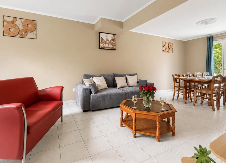 Living room, Dining area
