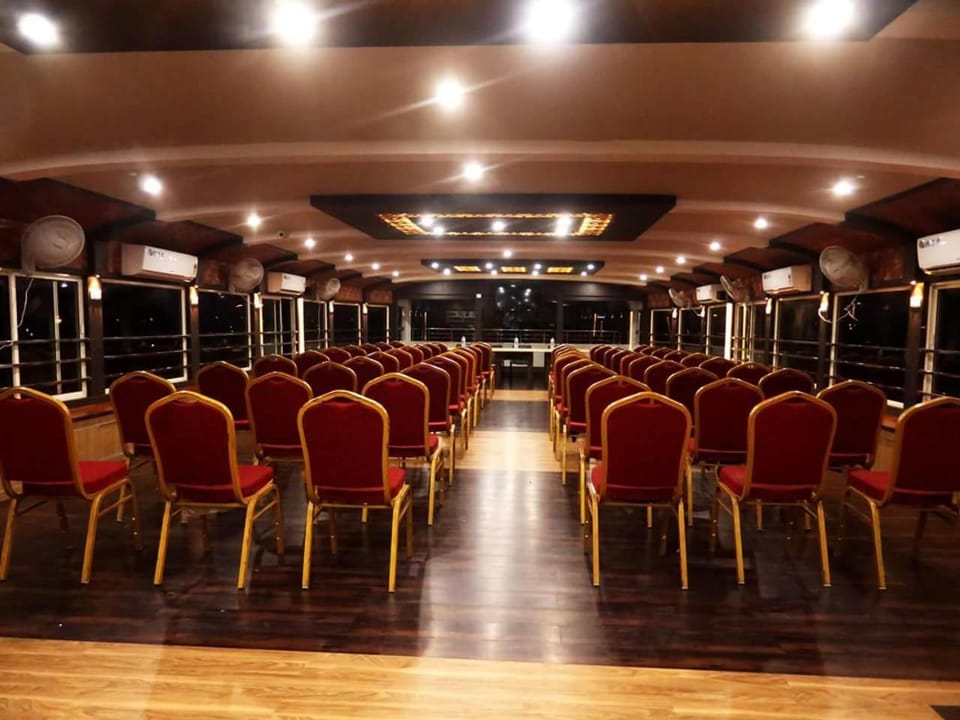 Meeting/conference room