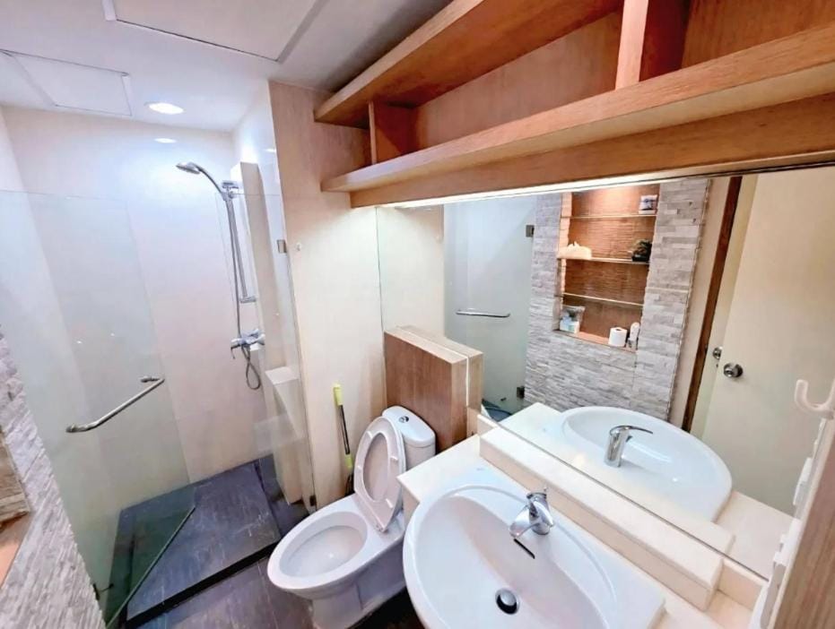 Cozy Minimal 1BR CMBD Pool Long Stay Friendly Apartment in Bangkok