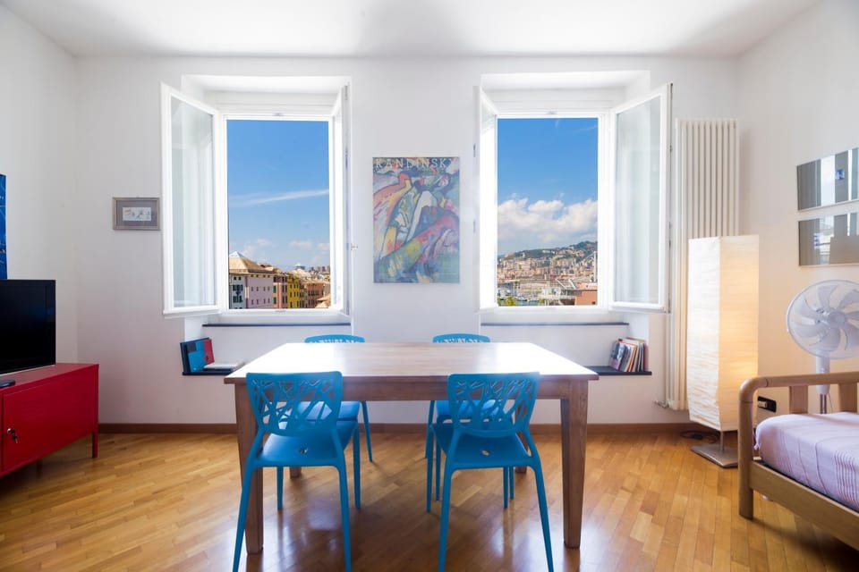 Cavour Suite Apartment in Genoa