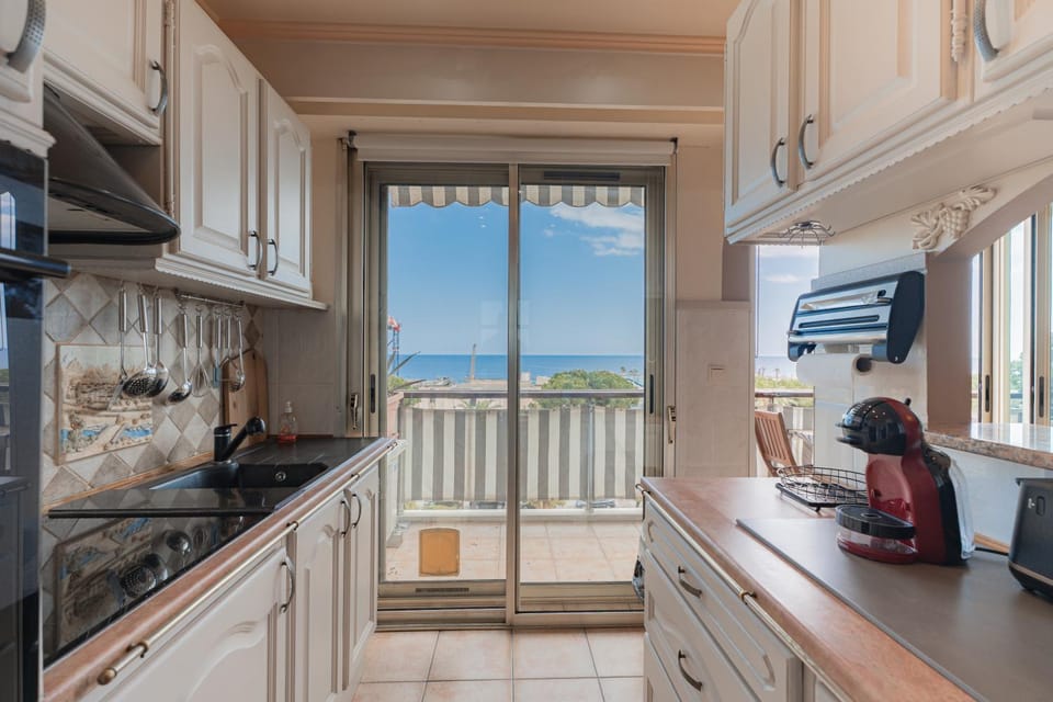 SEA-VIEW - AC - Balcony Apartment in Nice