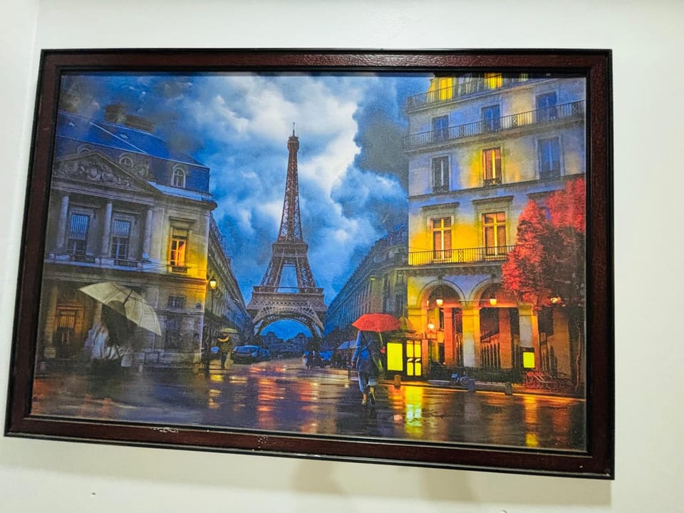 THE CITYLIGHTS STAY Gaur City Mall Apartment in Noida