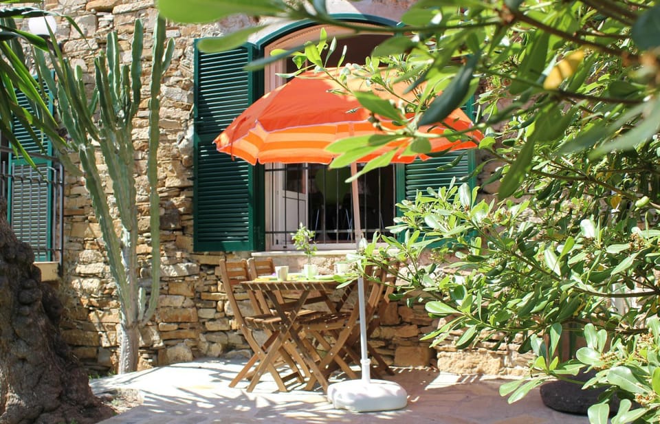 Casa Klaus, Olivenbäume an der ligurischen Riviera Apartment in Imperia