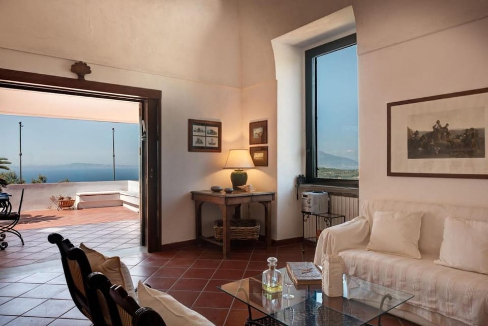 Communal lounge/ TV room, Balcony/Terrace, Balcony/Terrace