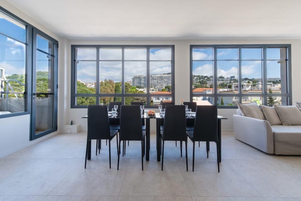 Day, Living room, Dining area