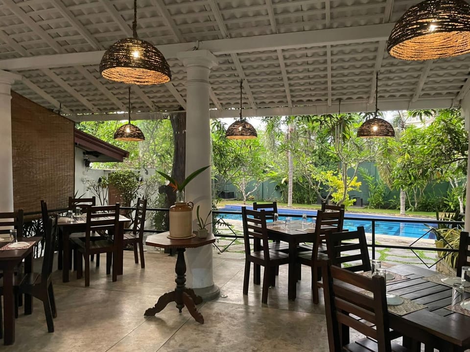 Restaurant/places to eat, Dining area