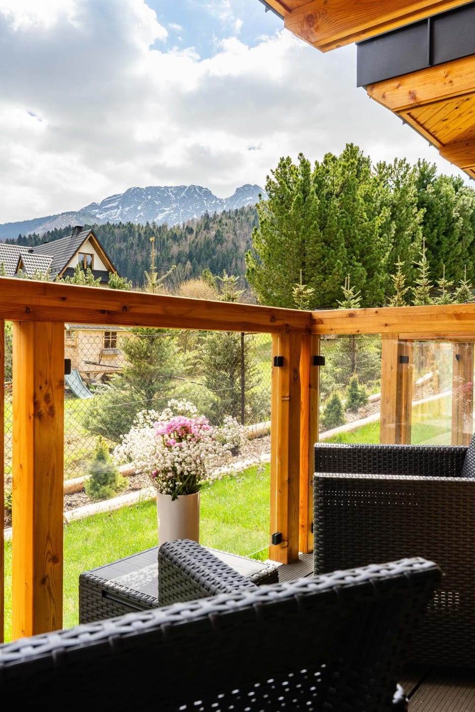 Balcony/Terrace, Mountain view