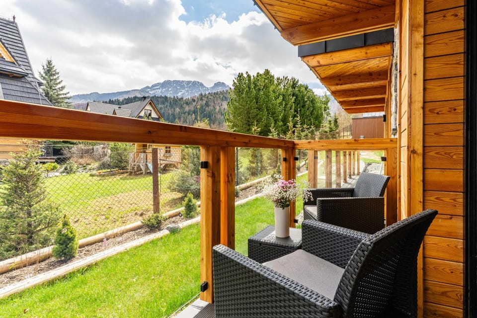 Balcony/Terrace, Mountain view