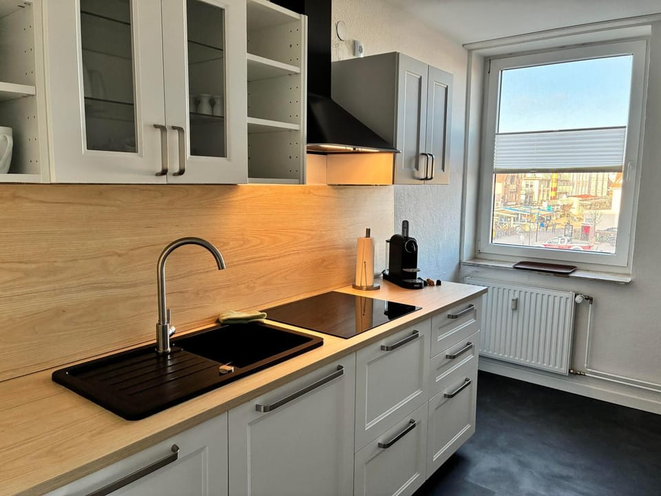 View (from property/room), Kitchen or kitchenette, stove