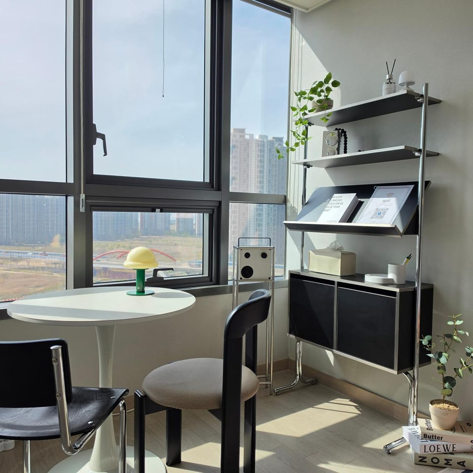 Seating area, Dining area